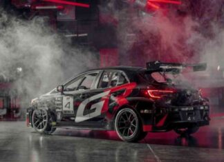 Toyota GR Corolla TC Race Car: Debuting on Track in 2025 news-17102024-014527