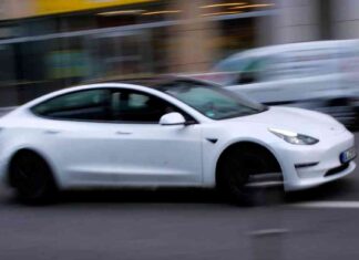 Tesla Autopilot Features in China: Naming Differences Explained tesla-autopilot-features-in-china-naming-differences-explained