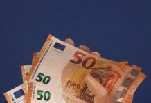 Credit Union Auto Loan Rates: Discover Unbeatable Savings Today! pexels photo 11618966