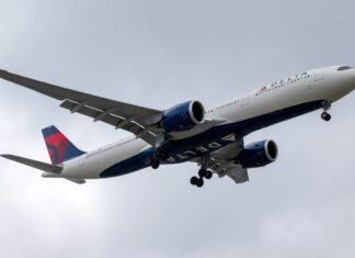 Unlocking Aviation Experts’ Insights: Why Delta Flight DL275 Diverted from LAX Delta Flight DL275 diverted, DL275 LAX diversion, Delta emergency landing LAX, DL275 flight update, Delta diverted flight news, DL275 incident report, LAX airport flight diversion
